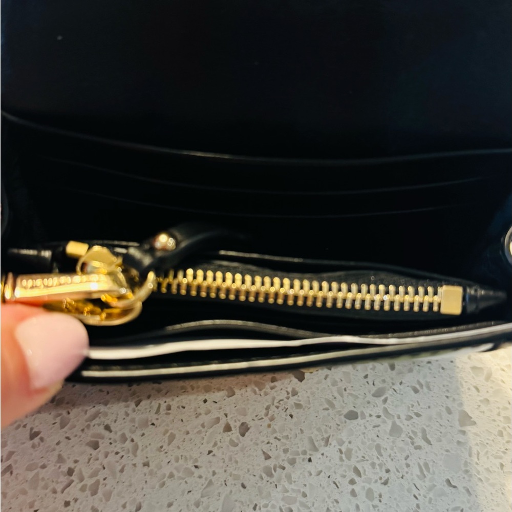 Michael Kors chain wallet - Picture 5 of 7